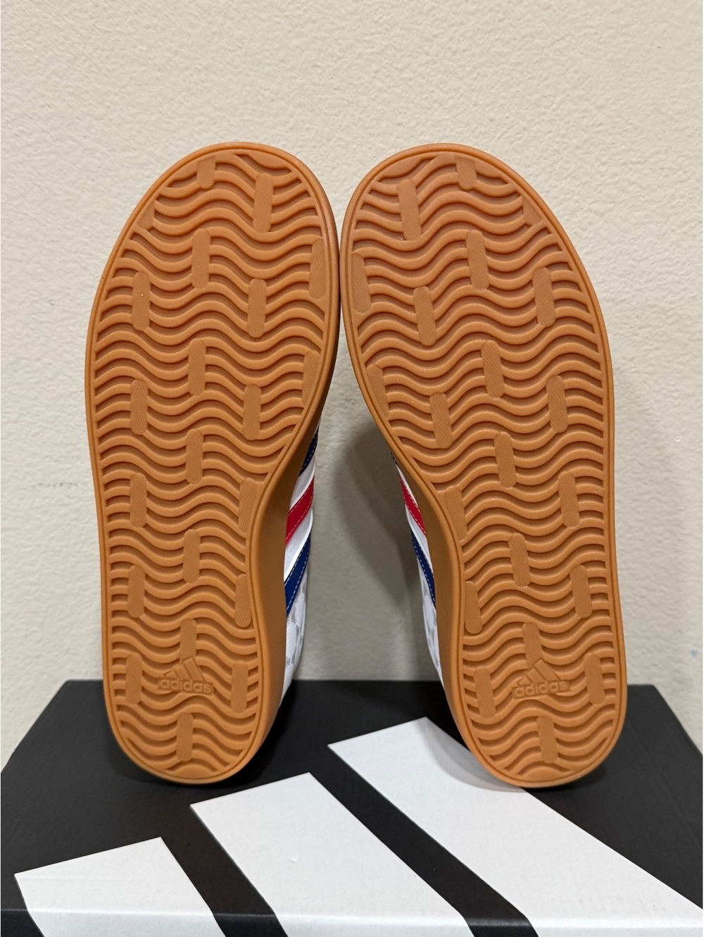Size 6.5Y/7.5 Women - Adidas VL Court 3.0 GS “White Pure Ruby Mystery Ink” - Picture 4 of 6
